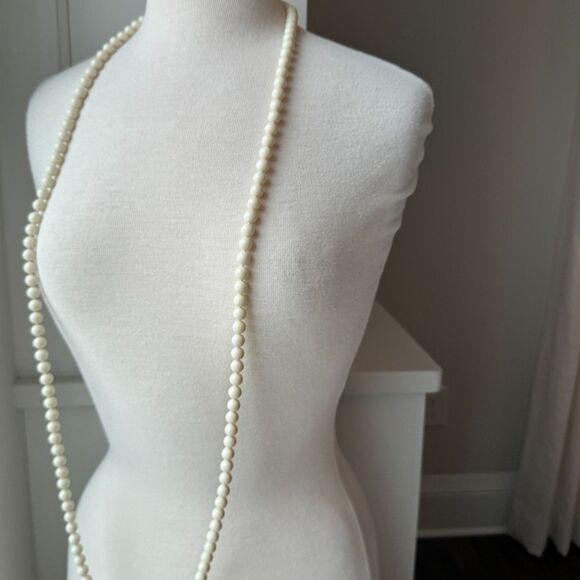 Extra Long Vintage Faux Pearl Necklace - Picture 4 of 11